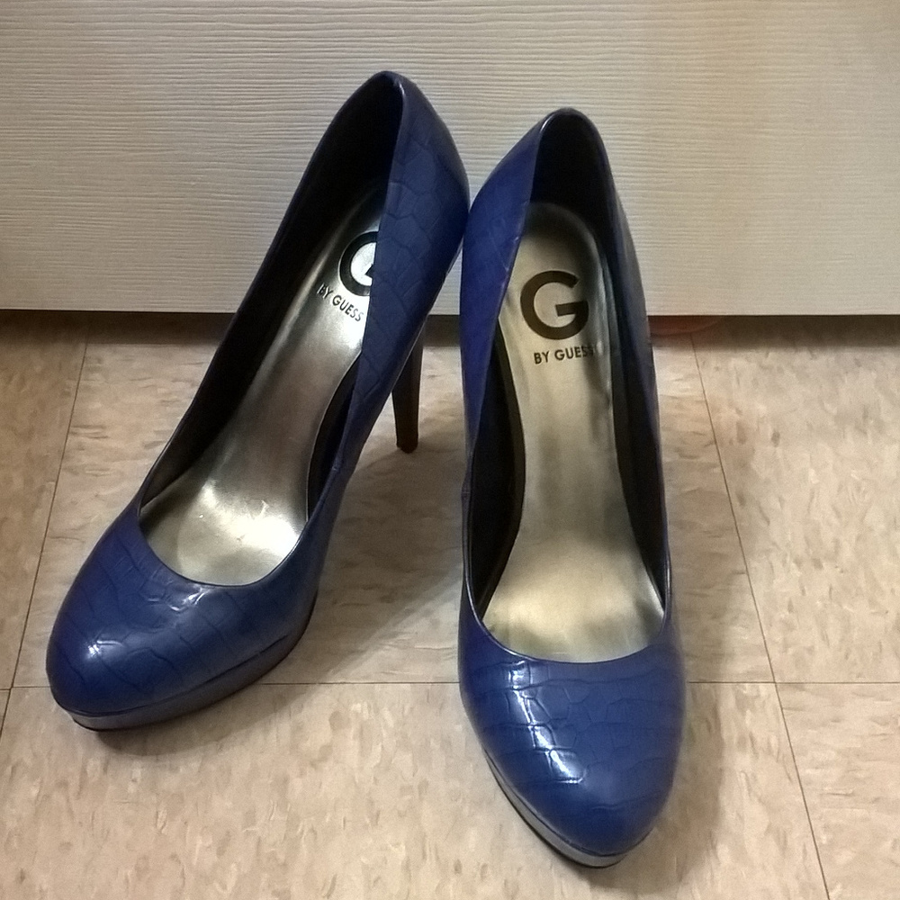 Guess Faux Alligator Royal Blue Platform Heels 9M